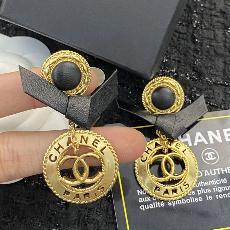 Sophisticated Chanel Earrings 227153