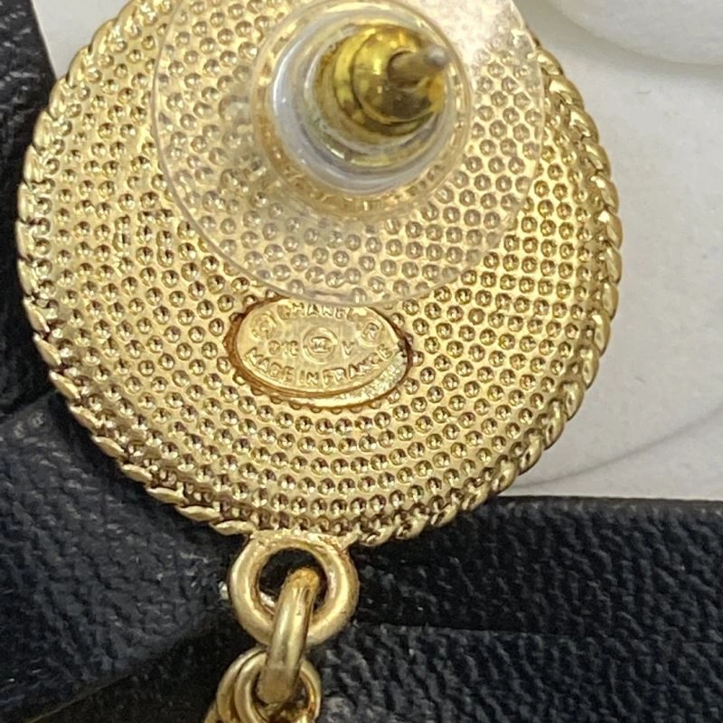 Sophisticated Chanel Earrings 227153