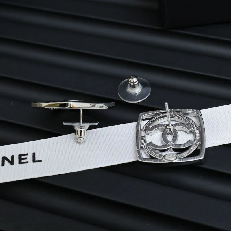 Chanel Earrings Versatile 227137