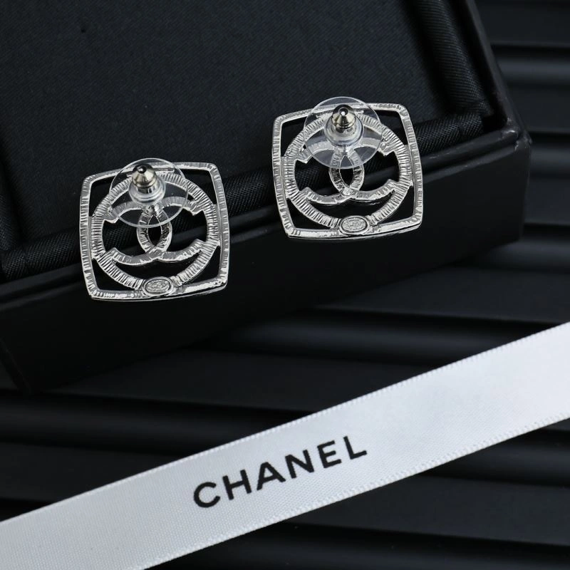 Chanel Earrings Versatile 227137