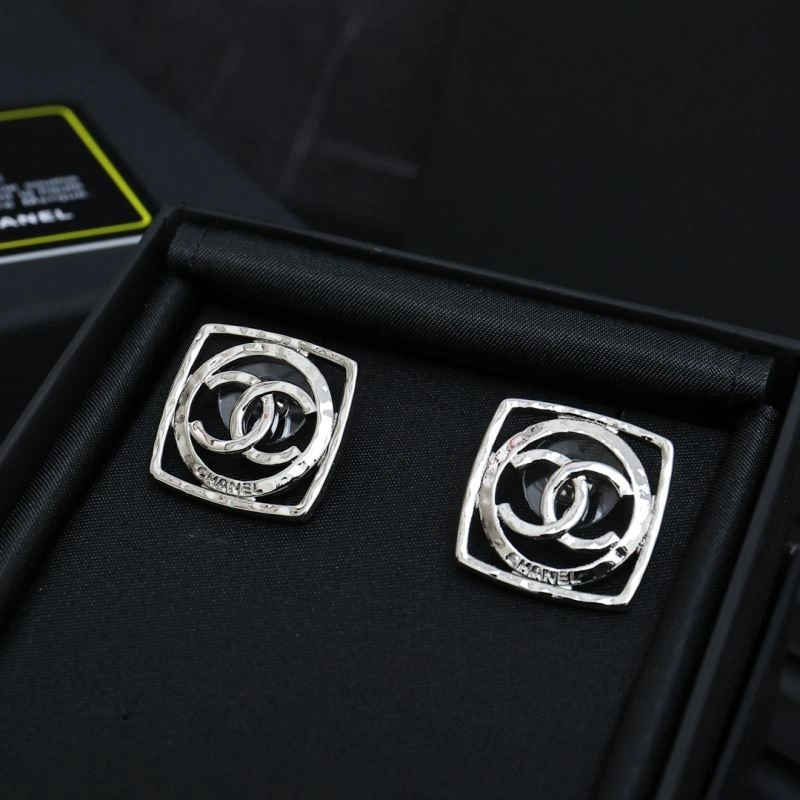 Chanel Earrings Versatile 227137