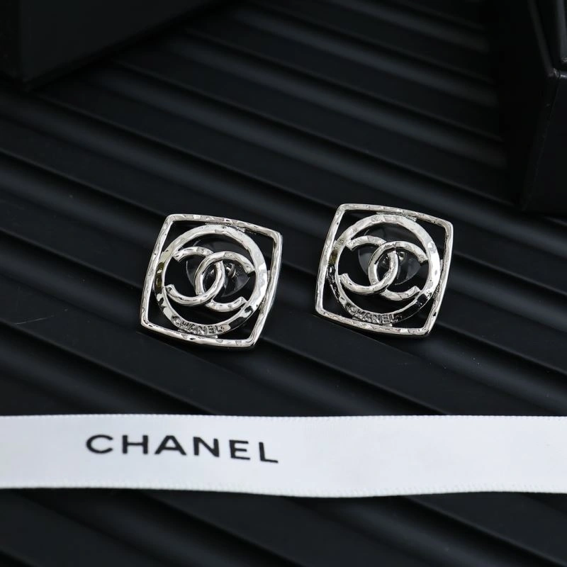 Chanel Earrings Versatile 227137