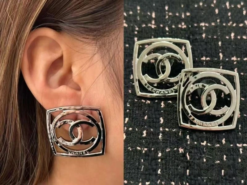 Chanel Earrings Versatile 227137