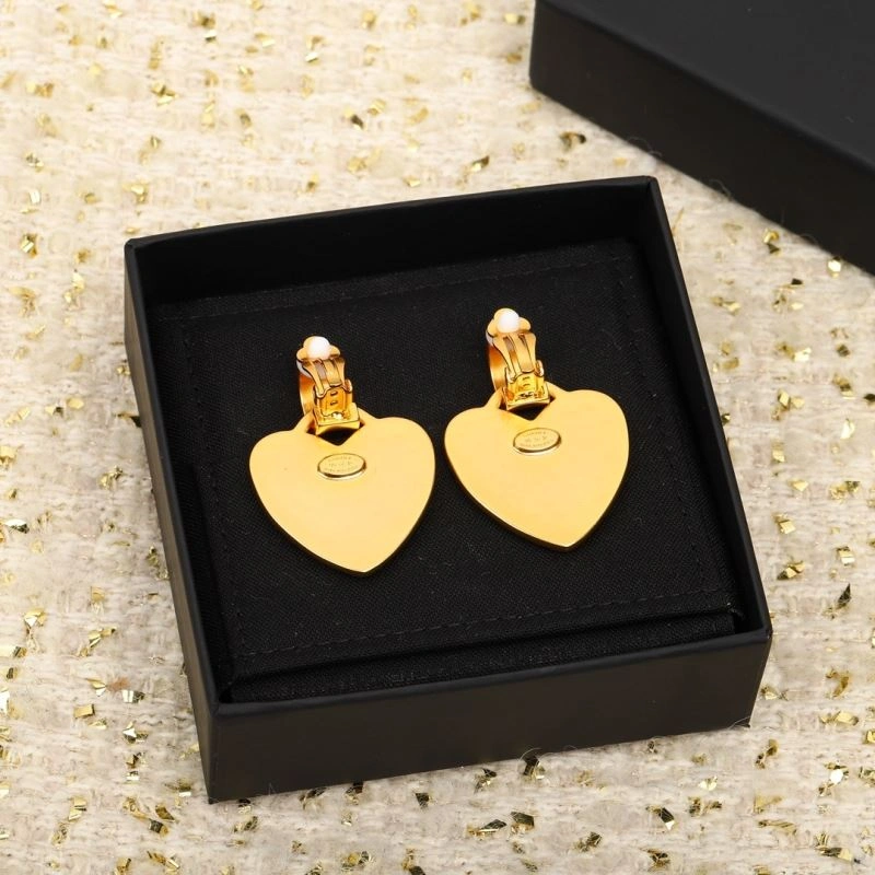 Chanel Earrings Compact 227127