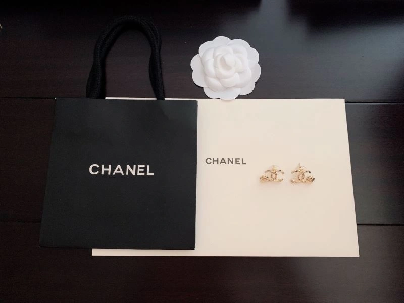 Sporty Chanel Earrings 227118
