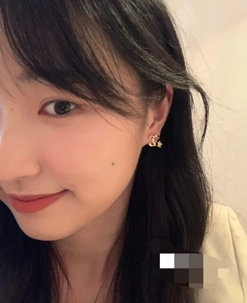 Sporty Chanel Earrings 227118