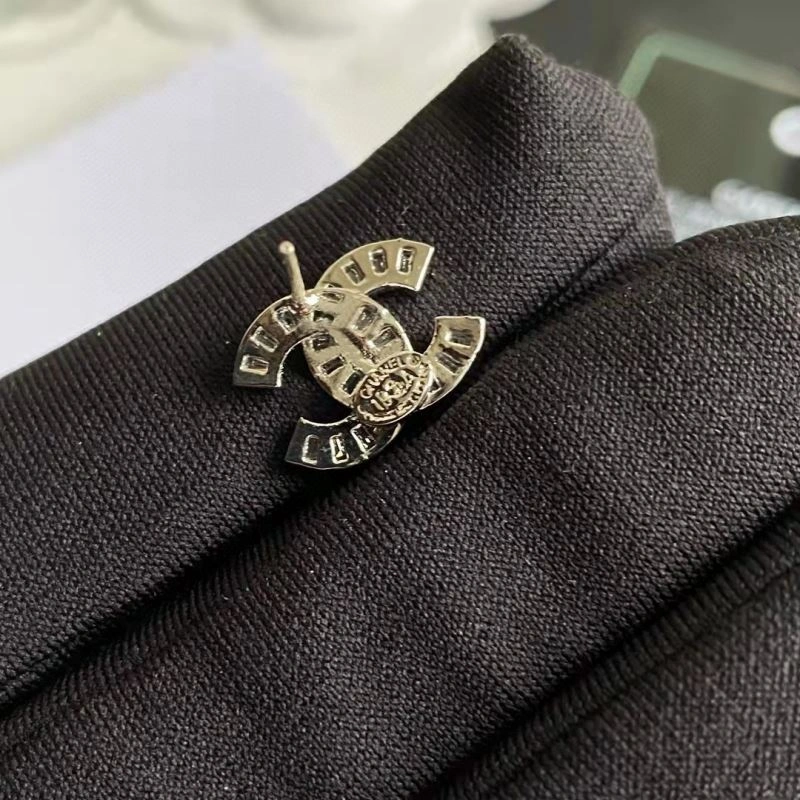Comfortable Chanel Earrings 227108