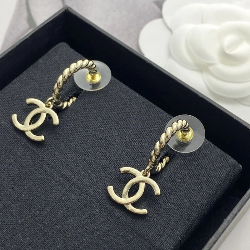 Comfortable Chanel Earrings 227107
