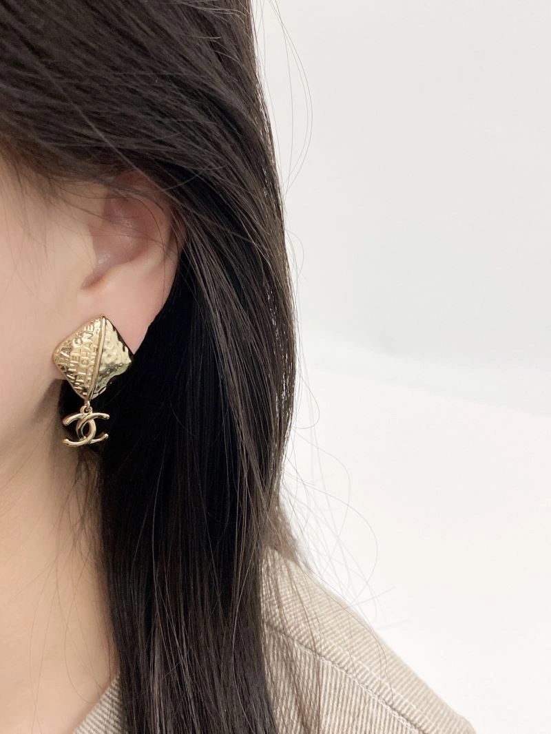 Comfortable Chanel Earrings 227113