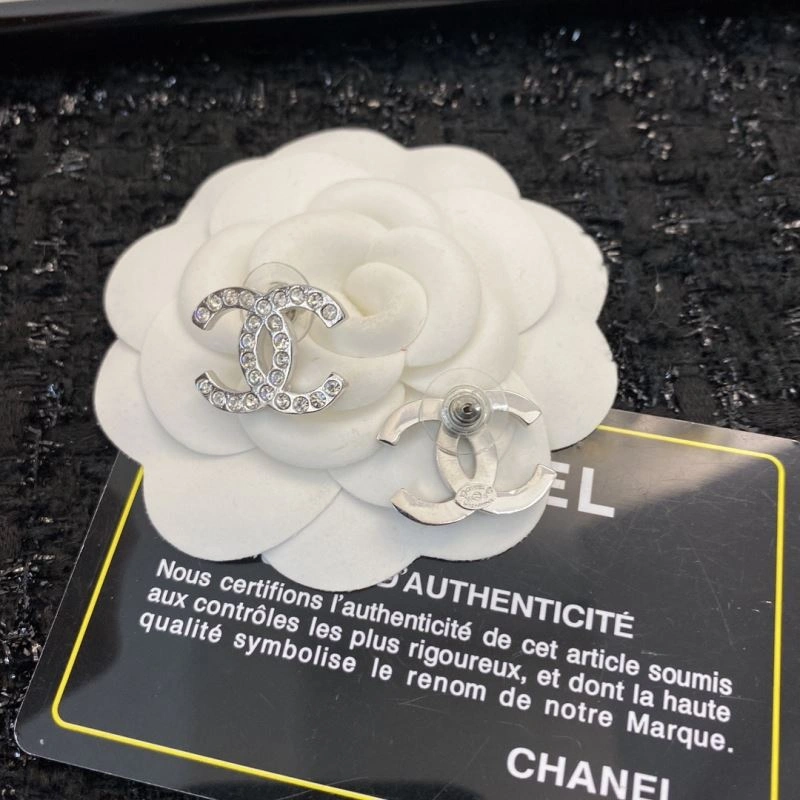 Chanel Earrings Compact 227102