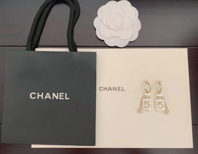 Chanel Earrings Stylish 227073