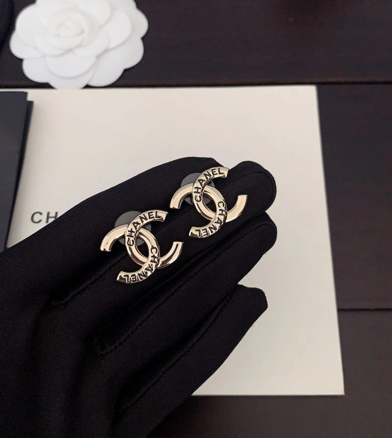 Minimalist Chanel Earrings 227086