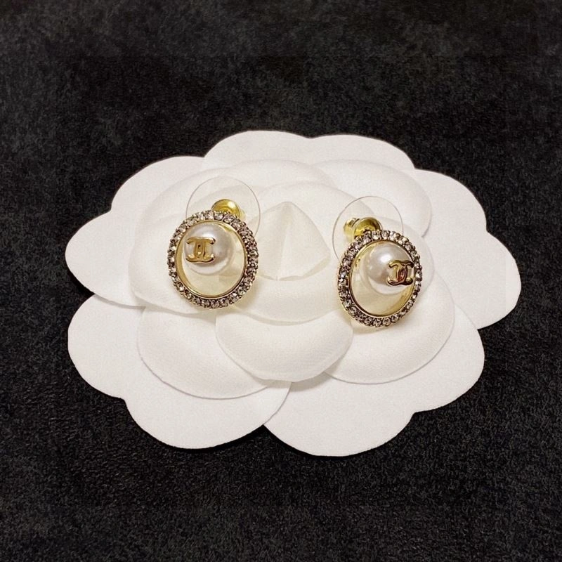 Trendsetting Chanel Earrings 226318