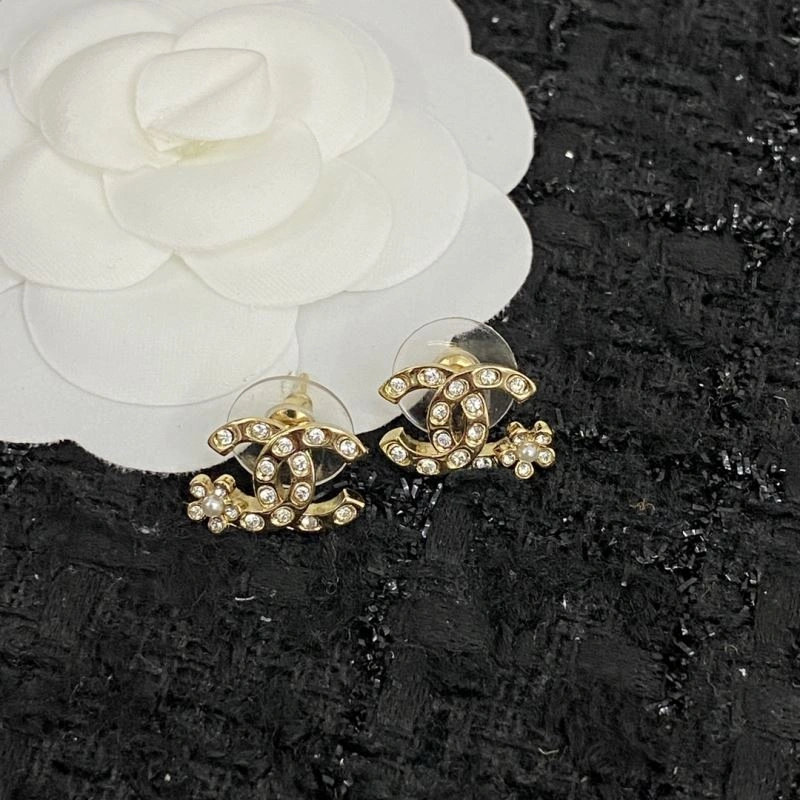 Popular Chanel Earrings 226317