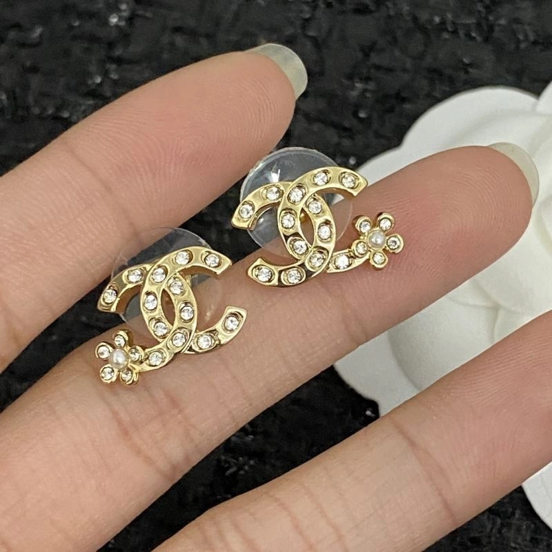 Popular Chanel Earrings 226317