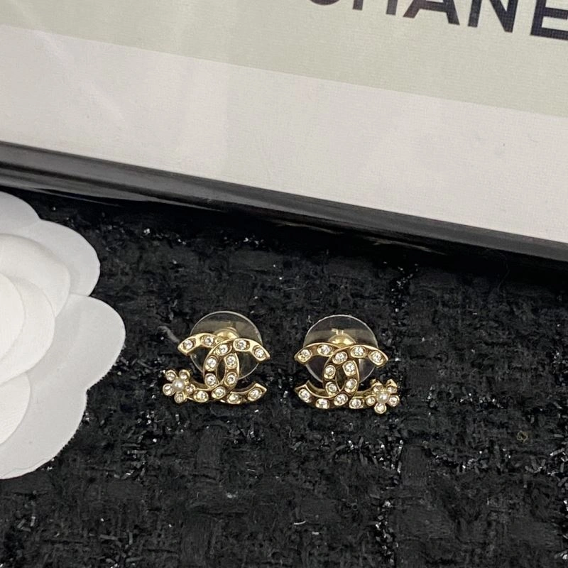 Popular Chanel Earrings 226317
