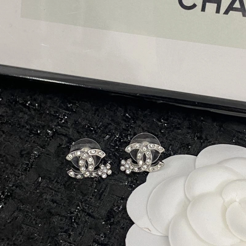 Popular Chanel Earrings 226317
