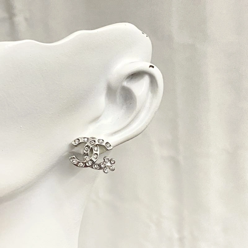 Popular Chanel Earrings 226317