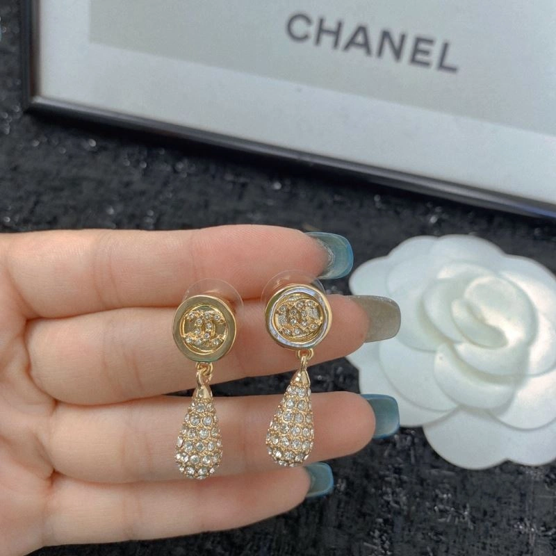 Chanel Earrings Durable 226300