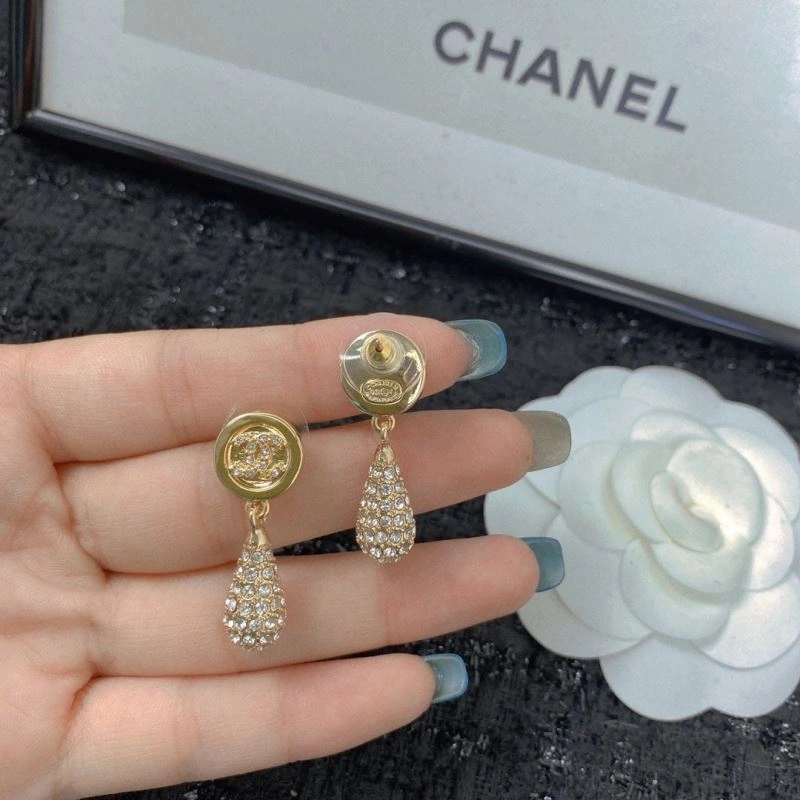 Chanel Earrings Durable 226300