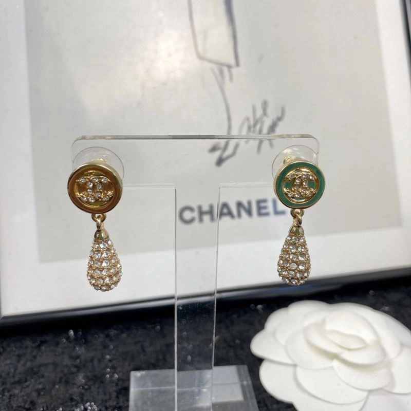 Chanel Earrings Durable 226300