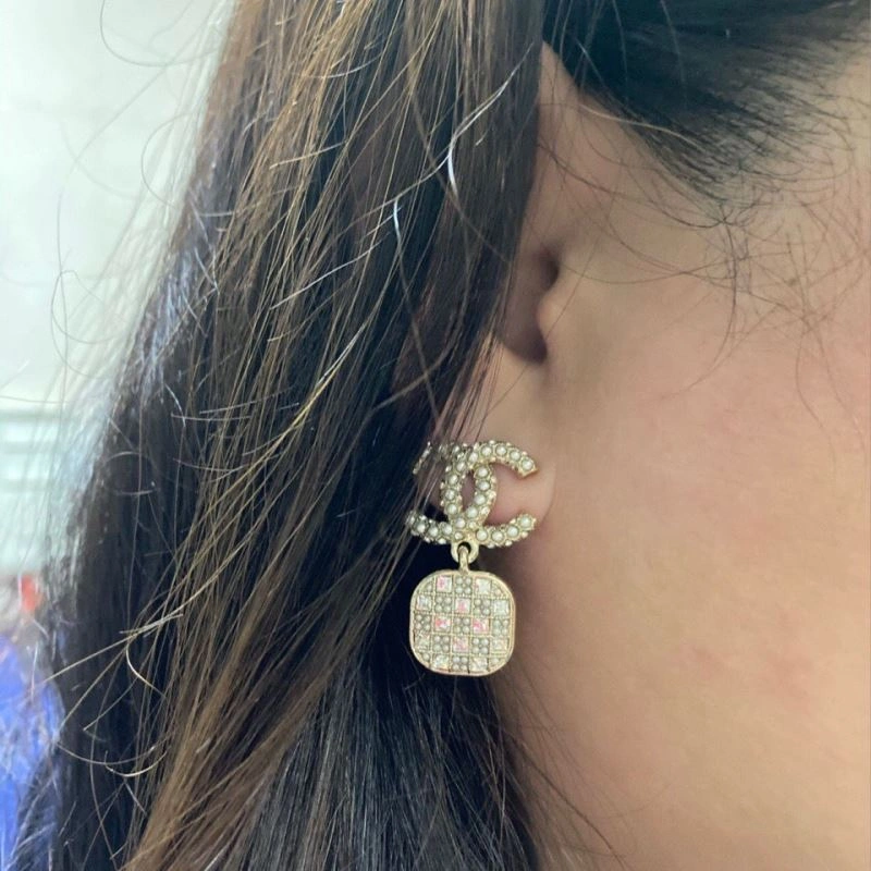Chanel Earrings Compact 226288