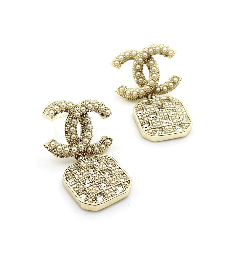 Chanel Earrings Compact 226288