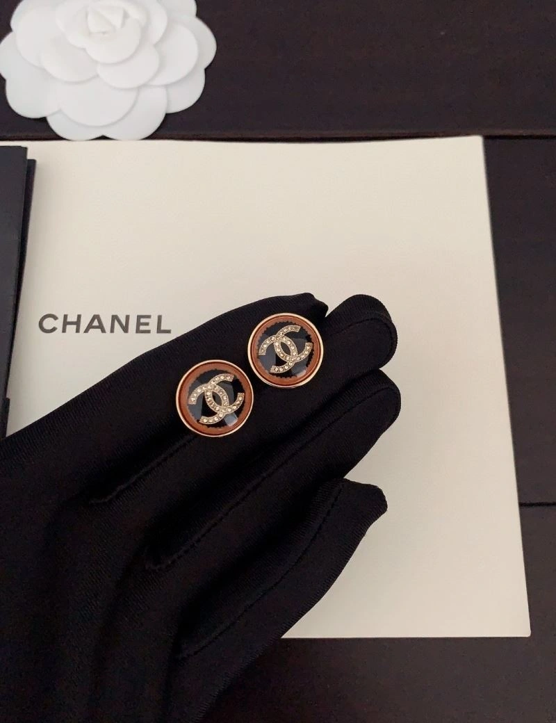 Lightweight Chanel Earrings 226290