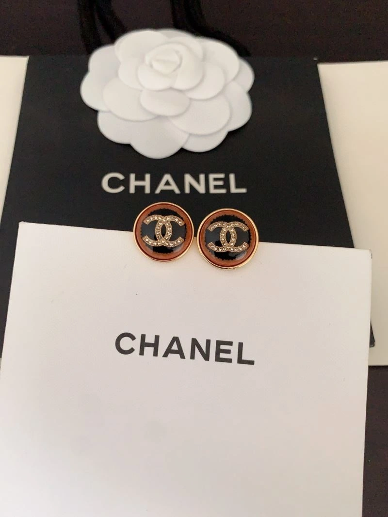 Lightweight Chanel Earrings 226290