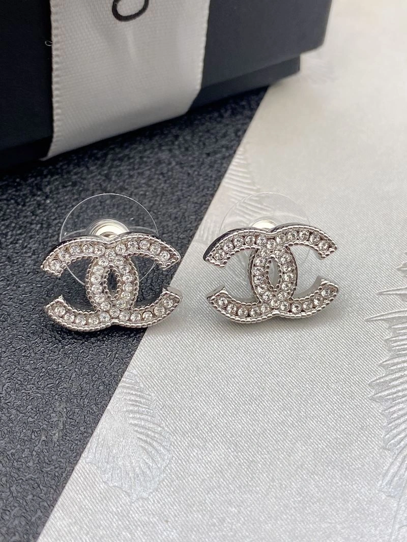 Elegant Chanel Earrings 226287