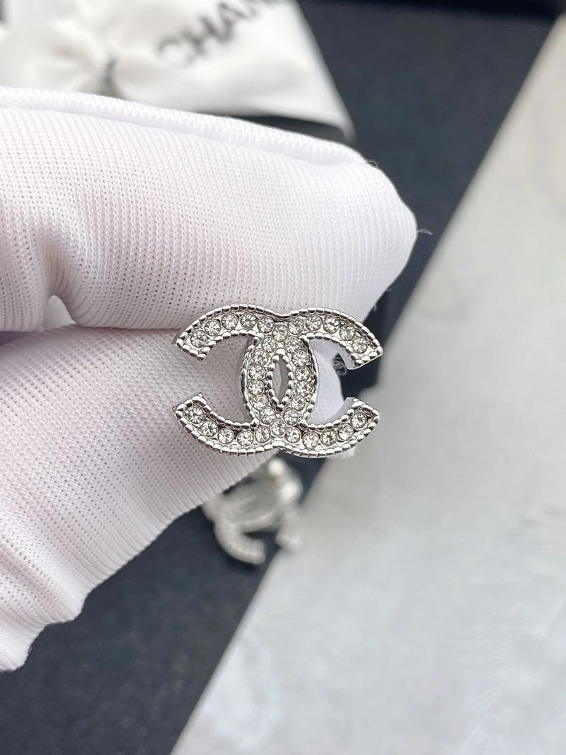 Elegant Chanel Earrings 226287