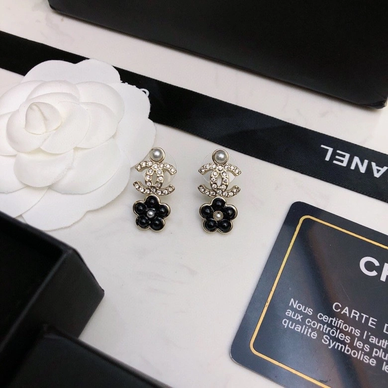 Chanel Earrings EasyMatch 226325