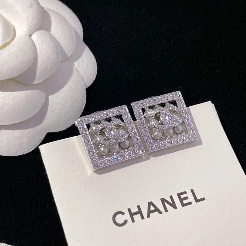 Fashionable Chanel Earrings 226284