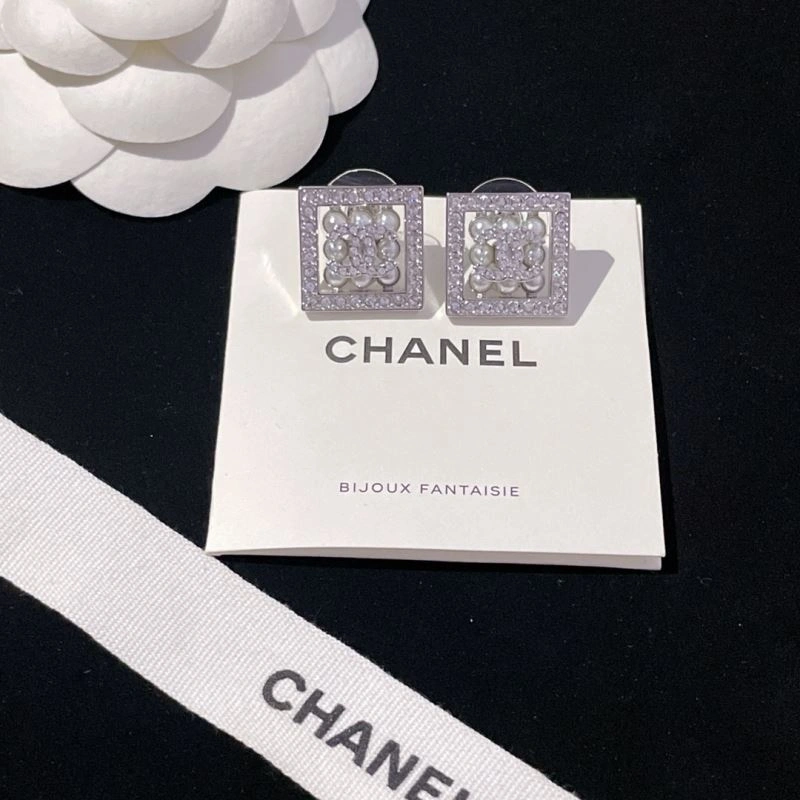 Fashionable Chanel Earrings 226284