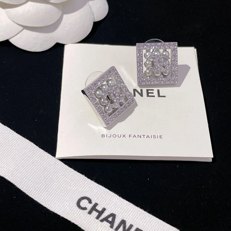 Fashionable Chanel Earrings 226284