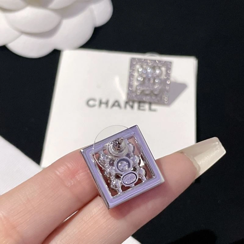 Fashionable Chanel Earrings 226284