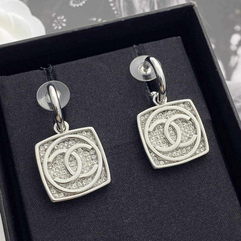 Chanel Earrings EyeCatching 226281