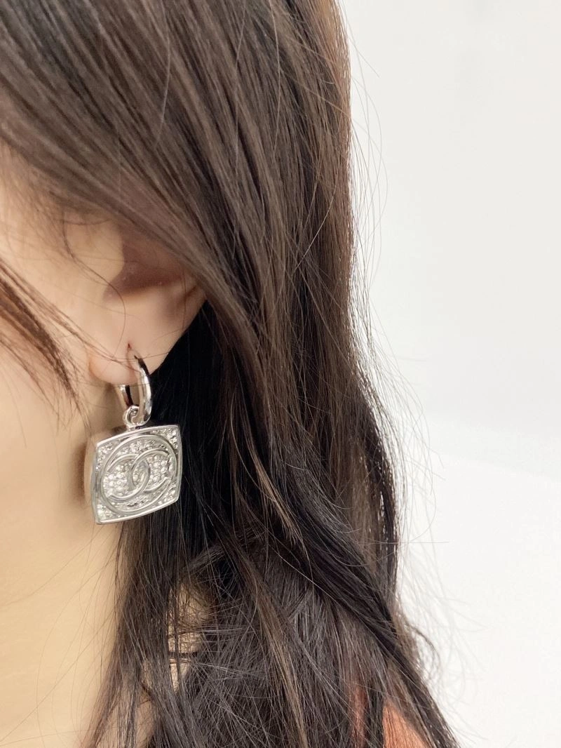 Chanel Earrings EyeCatching 226281