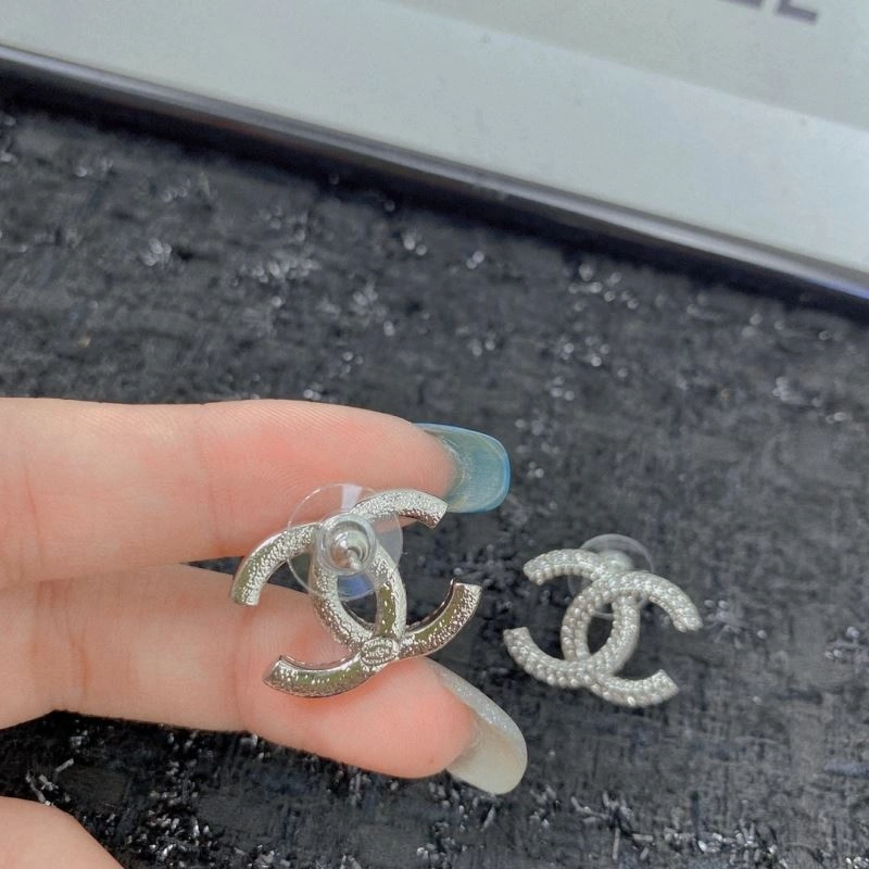 Reliable Chanel Earrings 226266