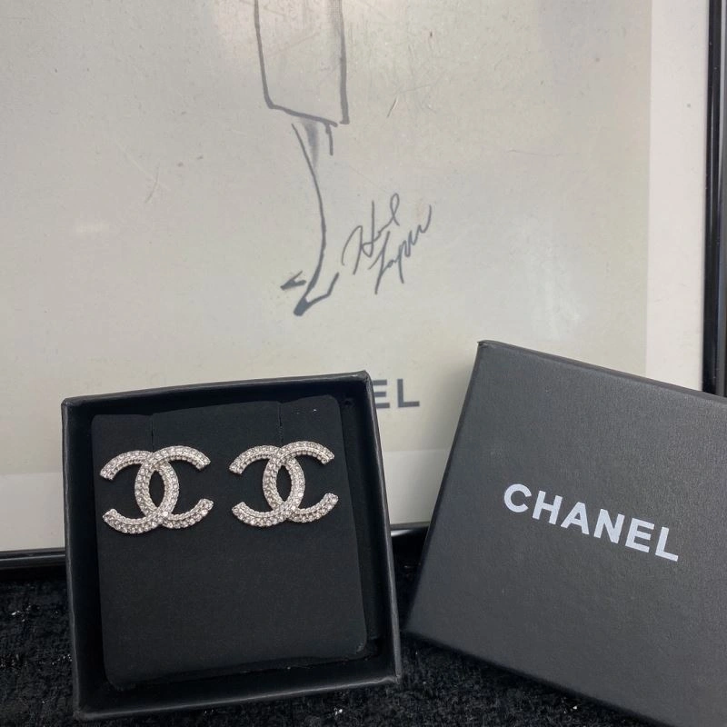 Reliable Chanel Earrings 226266