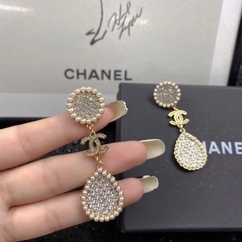 Chanel Earrings Vibrant 226250