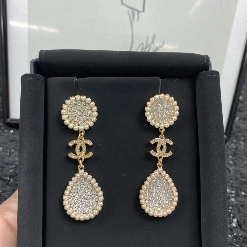 Chanel Earrings Vibrant 226250