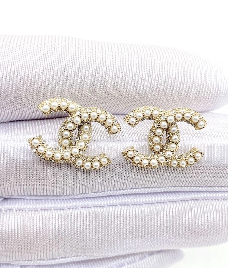 EyeCatching Chanel Earrings 226257