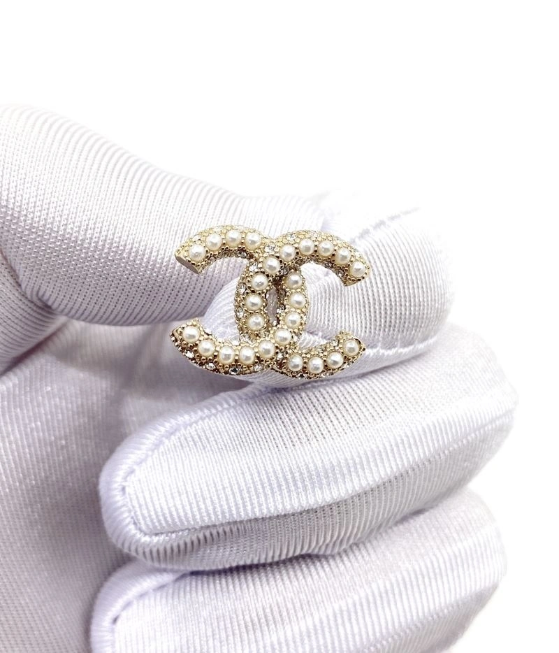 EyeCatching Chanel Earrings 226257
