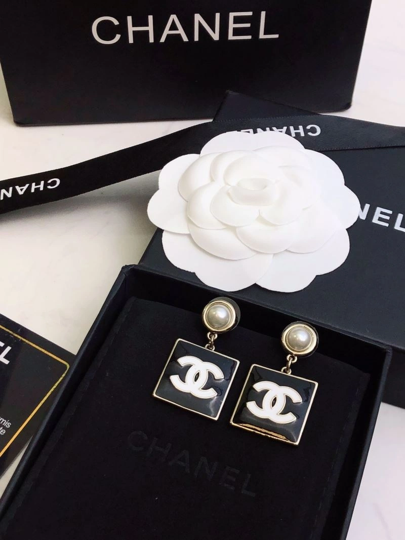 Chanel Earrings Snug 226238