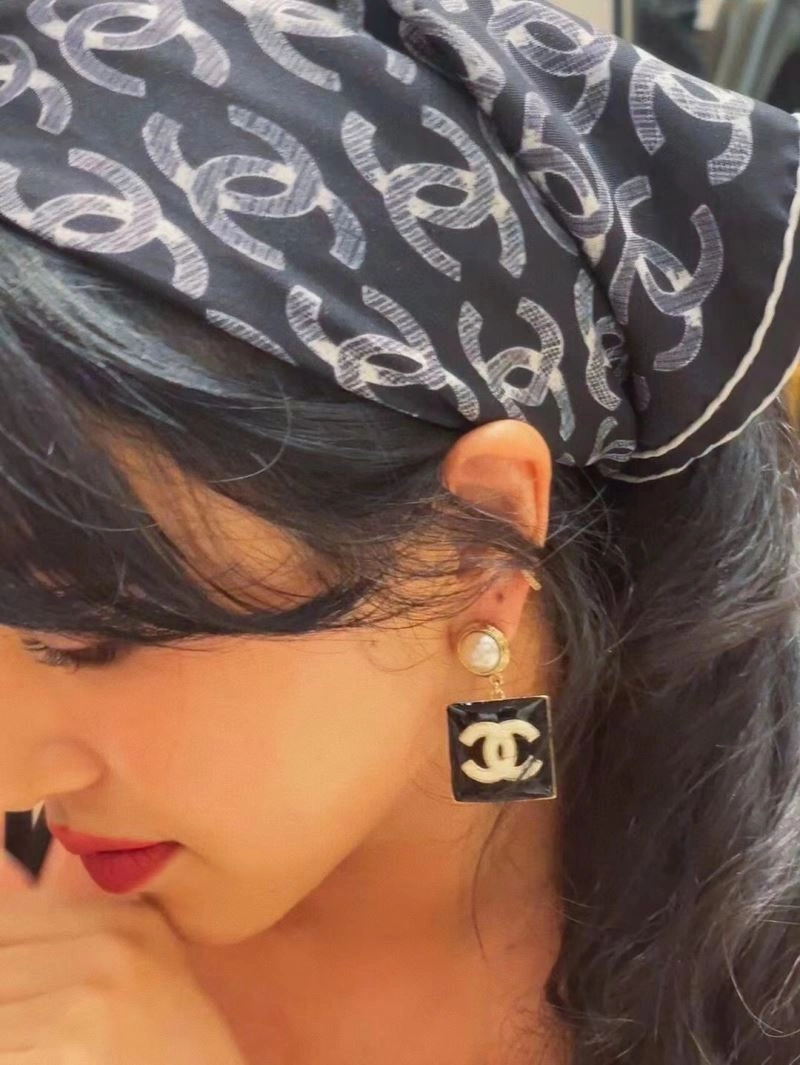 Chanel Earrings Snug 226238
