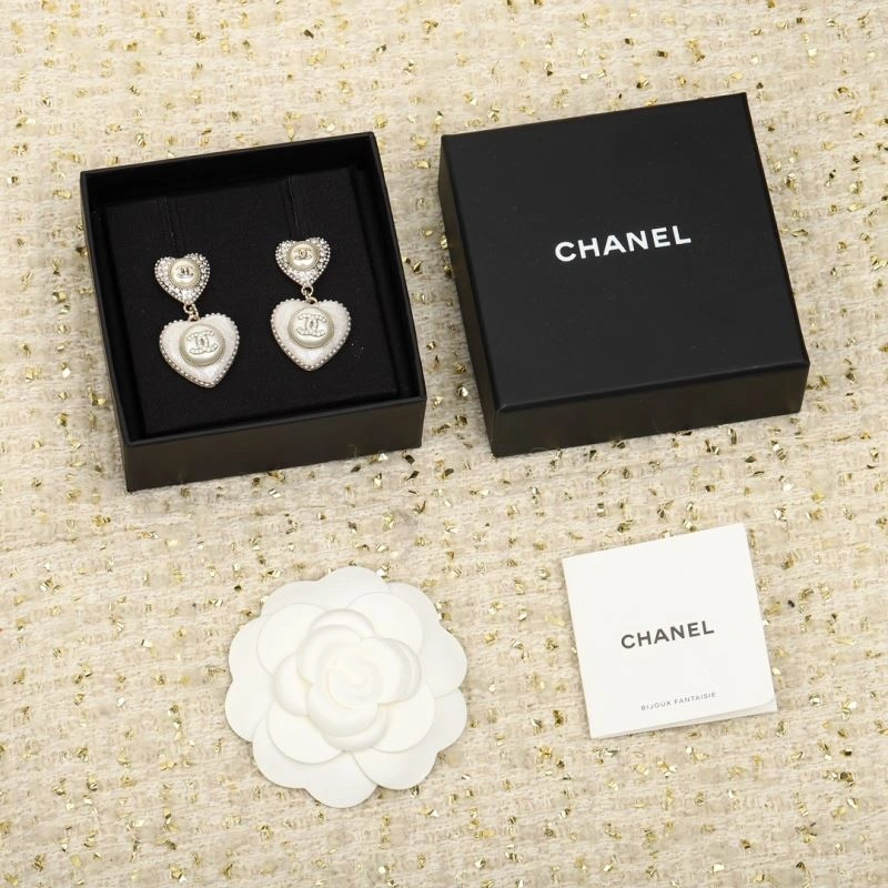 Unique Chanel Earrings 226282