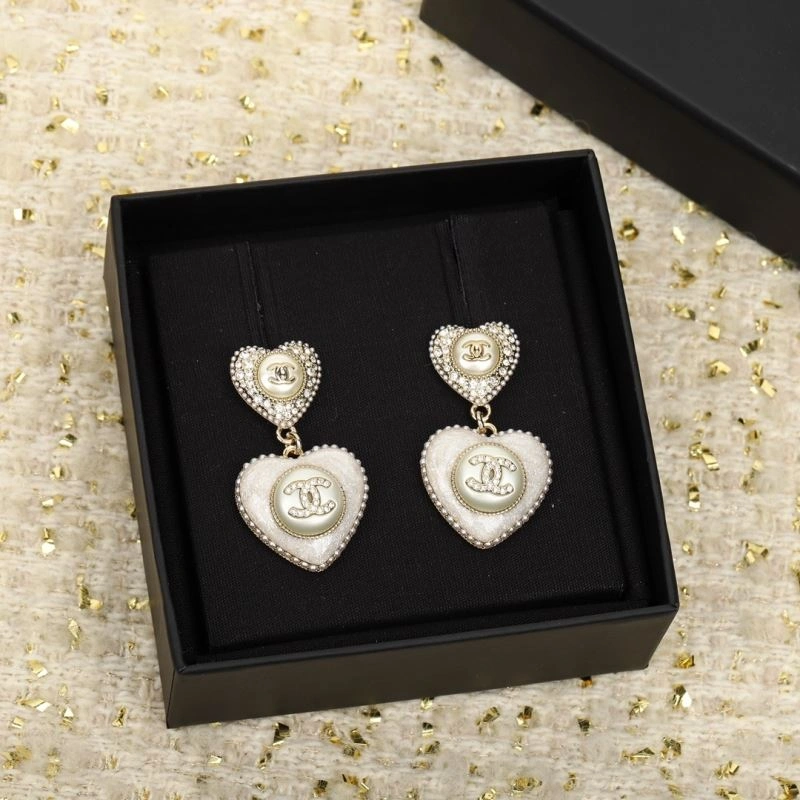 Unique Chanel Earrings 226282