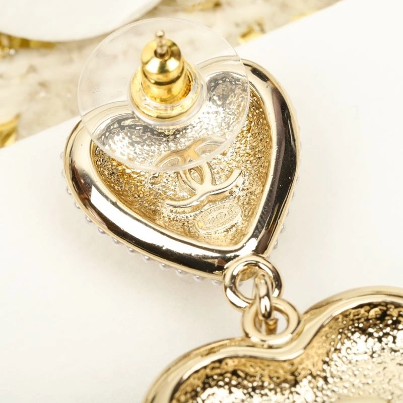 Unique Chanel Earrings 226282