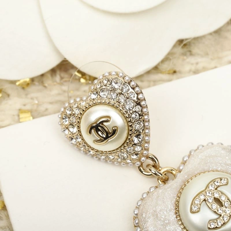 Unique Chanel Earrings 226282